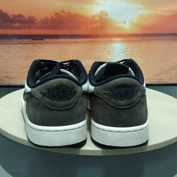 Mens Air Jordan 1 Low Mocha 9.5 - Picture 3 of 9